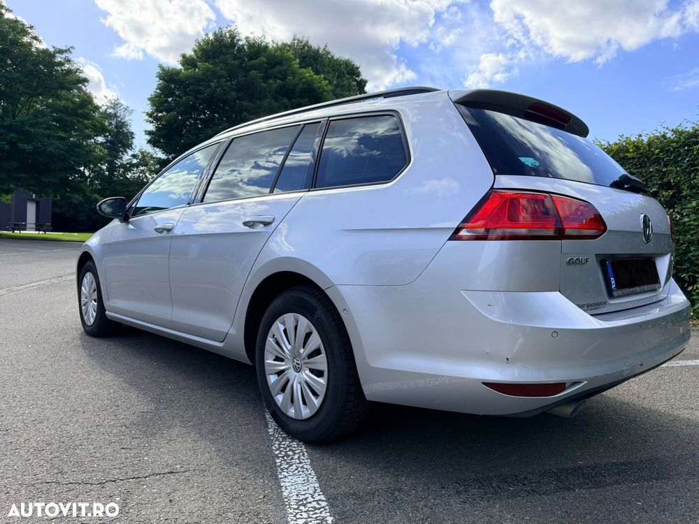 Volkswagen Golf - 6
