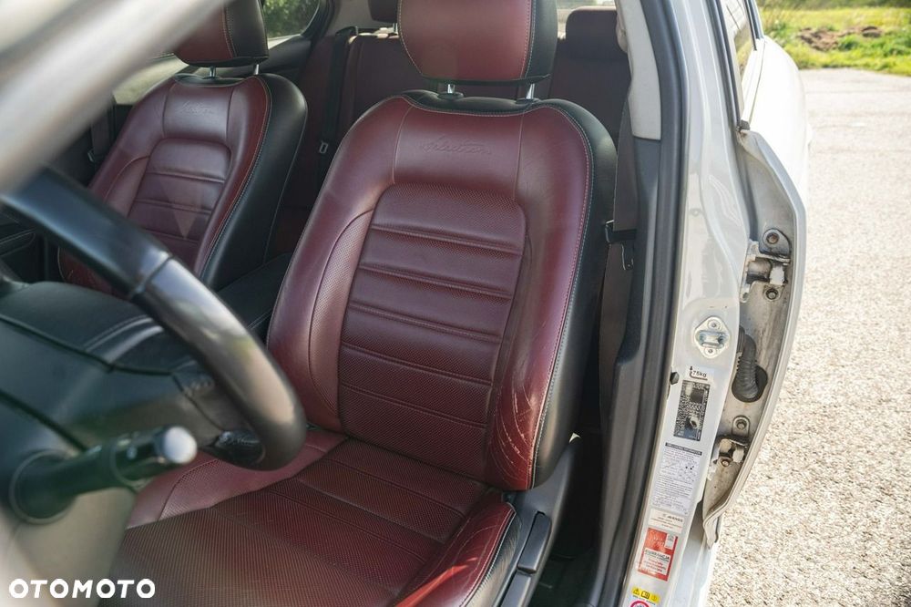 Toyota Avensis - 23