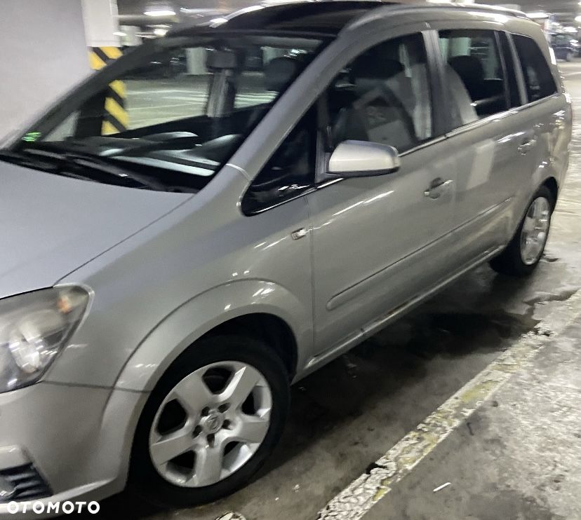 Opel Zafira 1.8 Easytronic Cosmo - 2