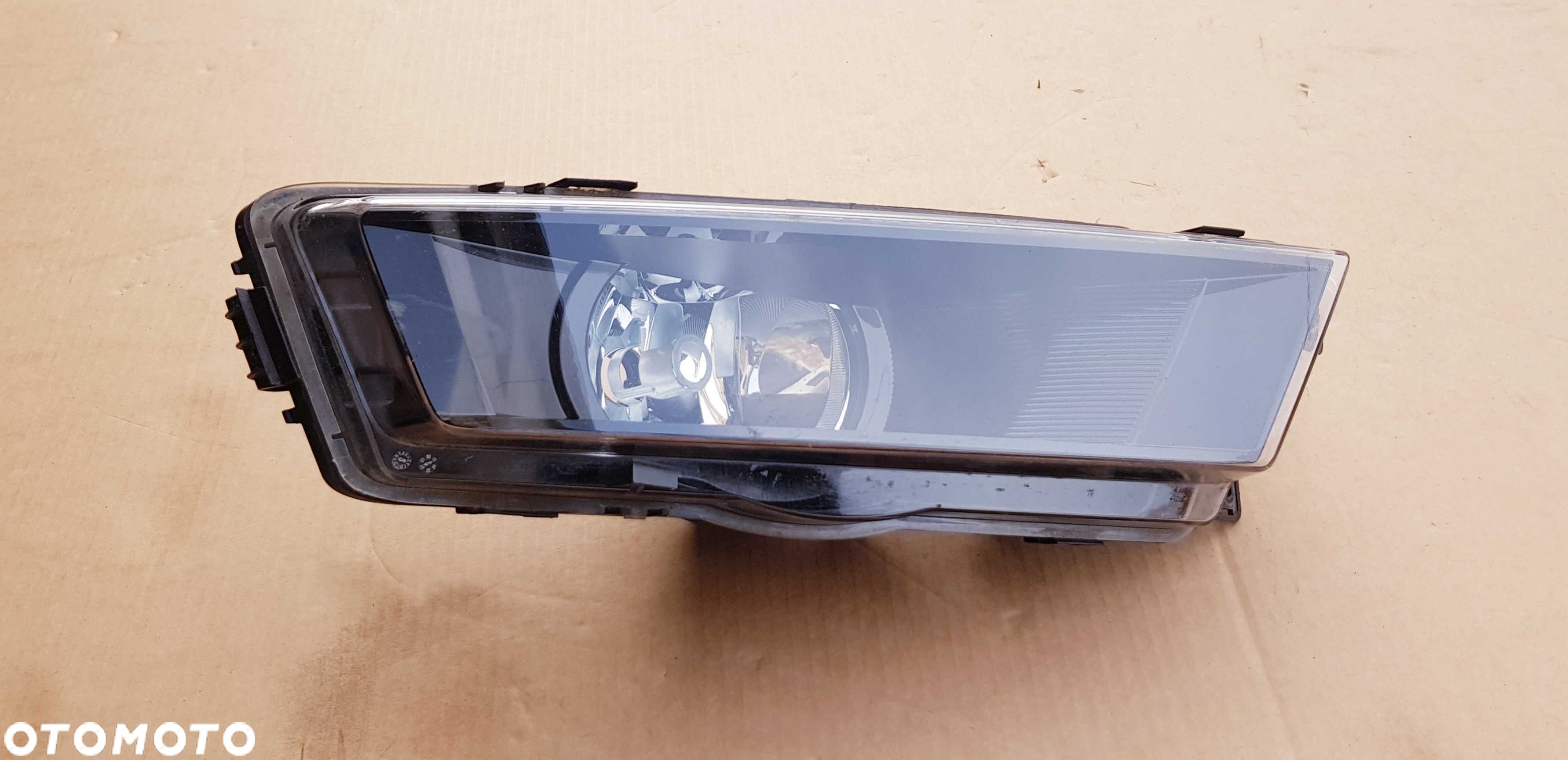 SKODA RAPID LIFT 5JA Halogen Prawy 5JA‌941‌700‌A NOWY Oryginał - 1
