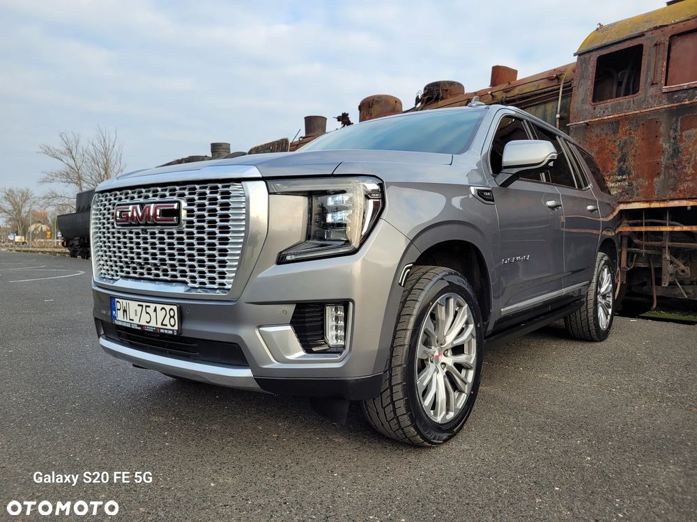 GMC Yukon - 11