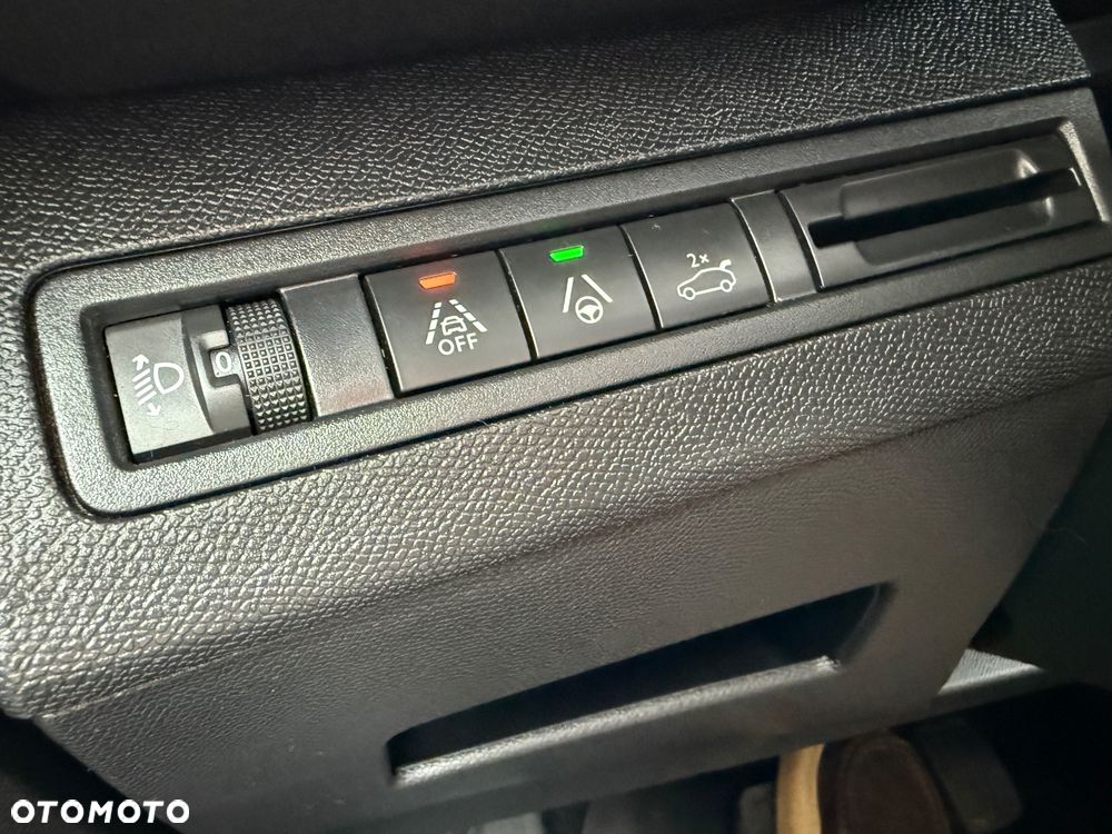Peugeot 3008 1.2 PureTech Allure Pack S&S EAT8 - 31