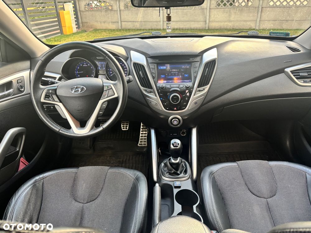 Hyundai Veloster - 21
