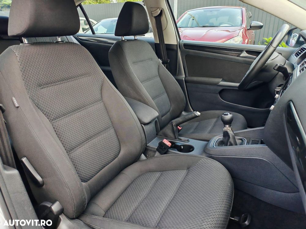 Volkswagen Jetta - 6