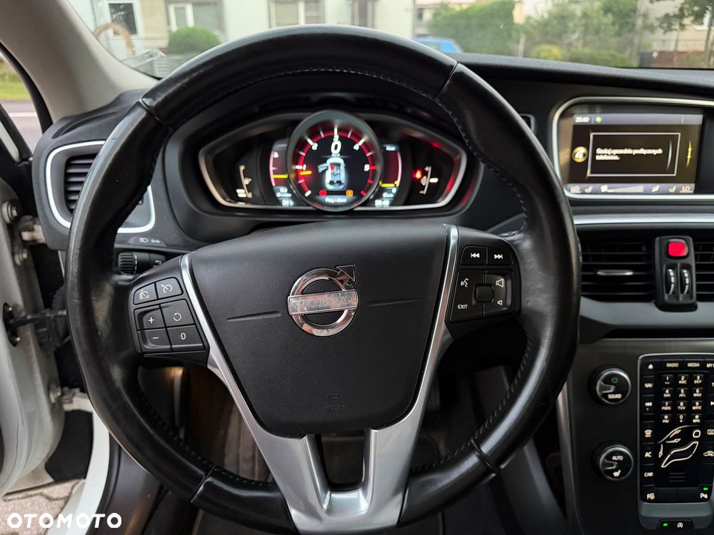 Volvo V40 D4 R Design - 15