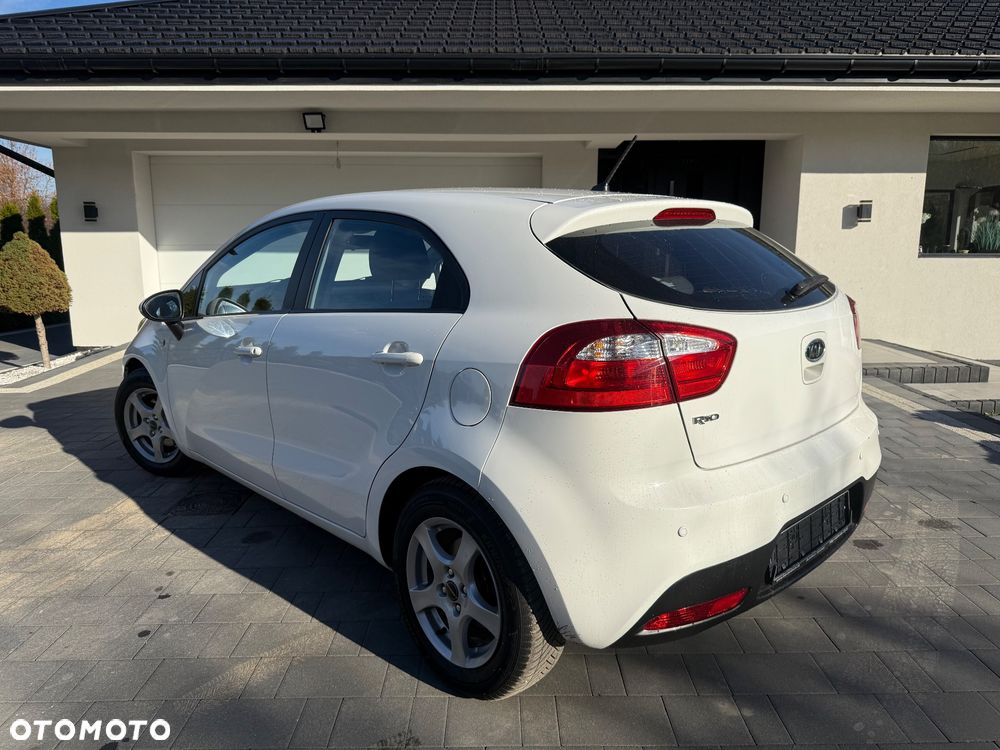 Kia Rio 1.2 Attract - 4