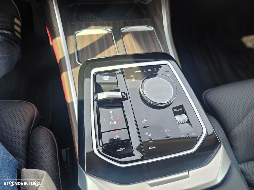 BMW i7 - 11