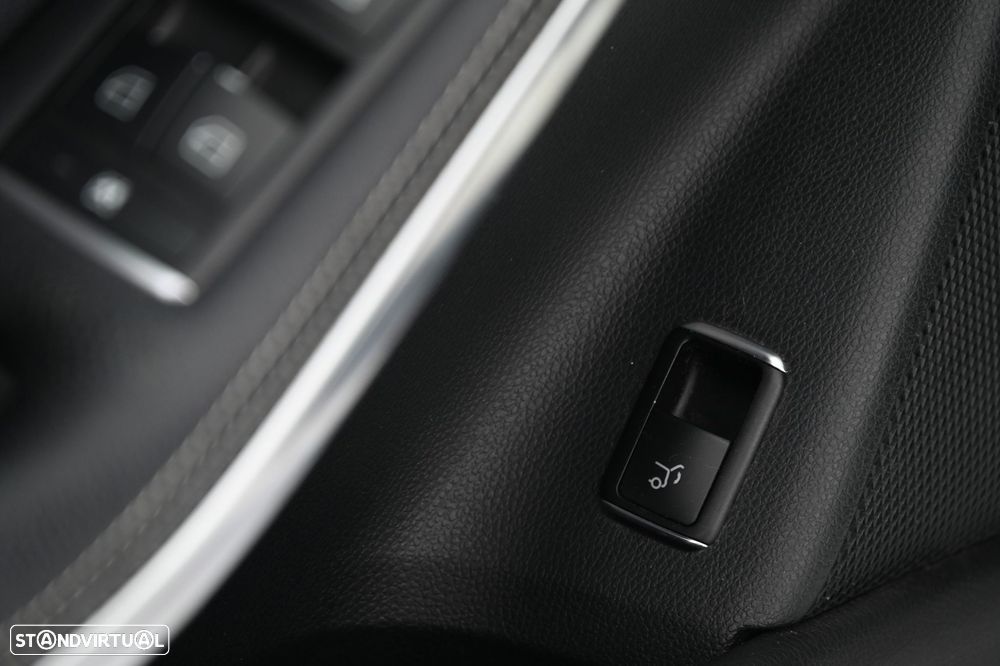 Mercedes-Benz GLA 180 d AMG Line - 23