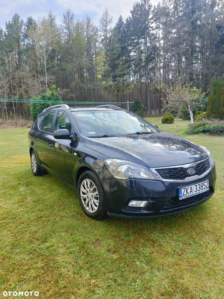 Kia Ceed - 10