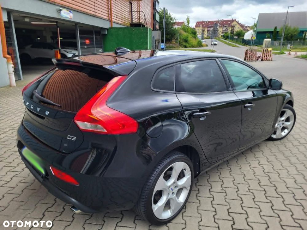 Volvo V40 D3 Geartronic Momentum - 25