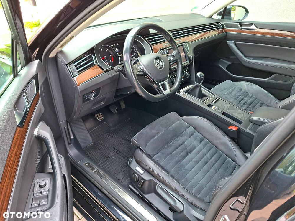 Volkswagen Passat 2.0 TDI (BlueMotion Technology) Highline - 19