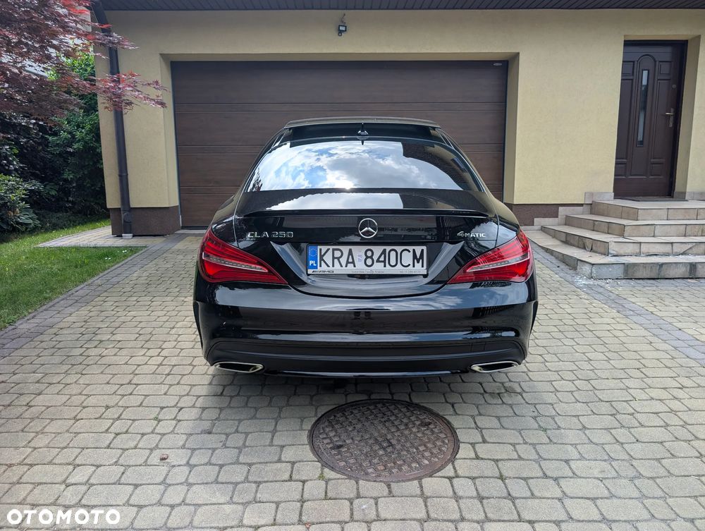 Mercedes-Benz CLA 250 4Matic 7G-DCT Sport - 8