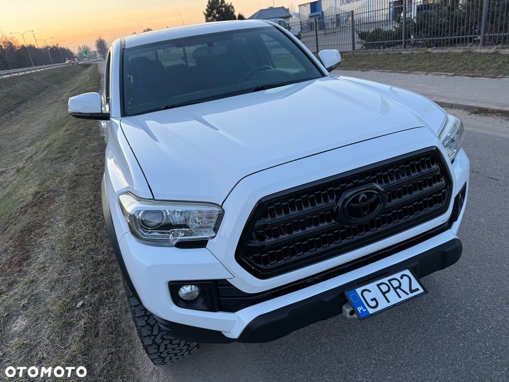 Toyota Tacoma - 16