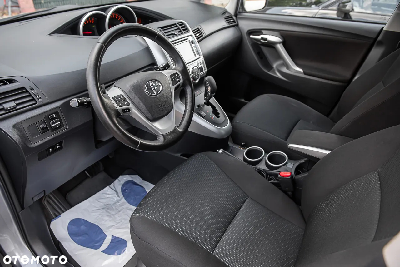 Toyota Verso 1.8 Premium MS - 15