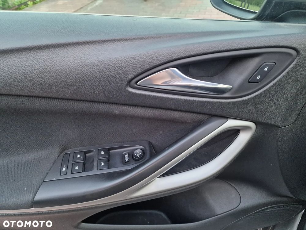 Opel Astra 1.4 T Enjoy S&S - 10