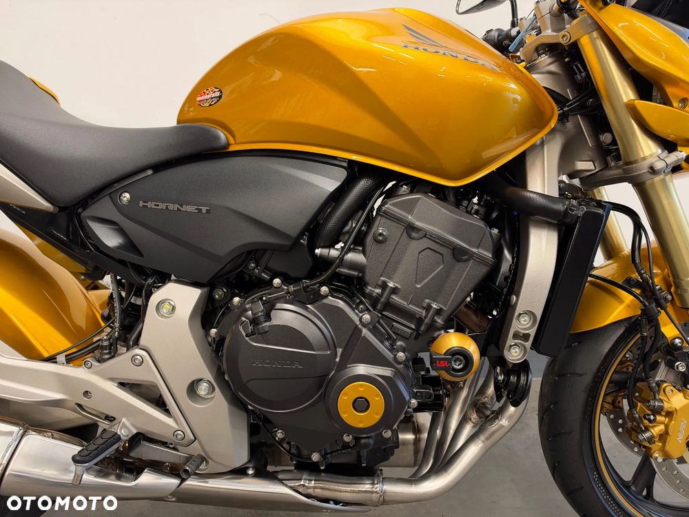 Honda Hornet - 20