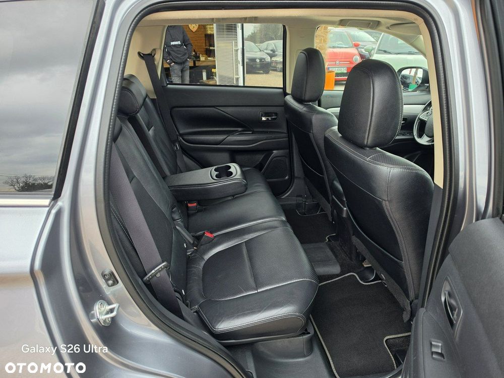 Mitsubishi Outlander - 27