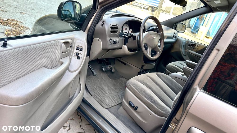 Chrysler Grand Voyager 3.3 LX S&G - 9