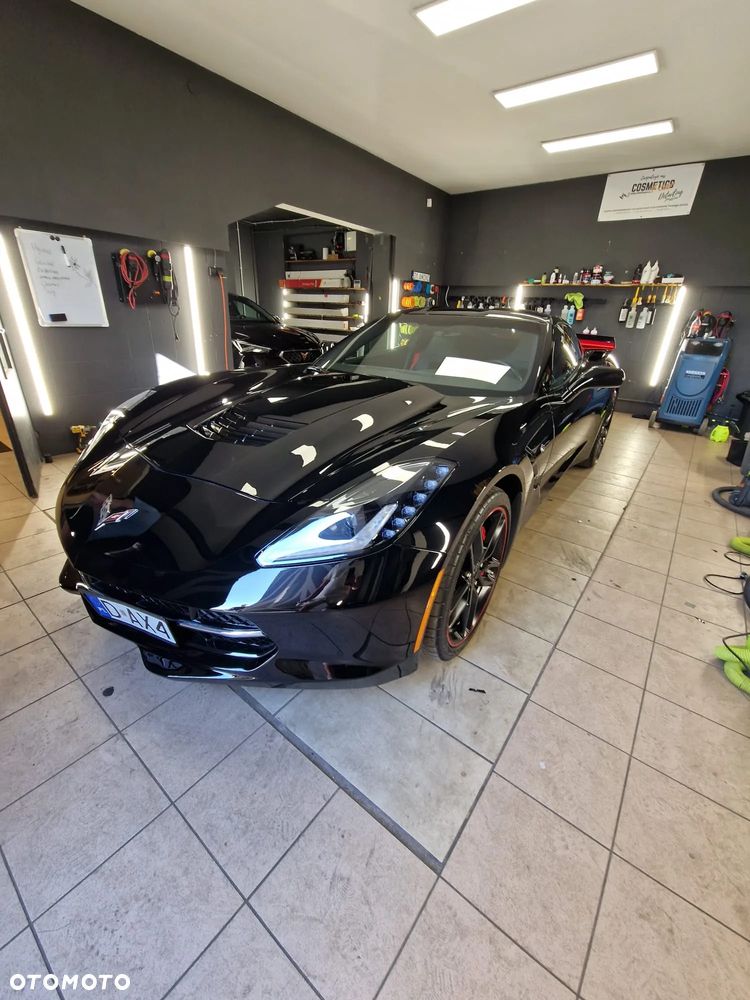 Chevrolet Corvette - 12