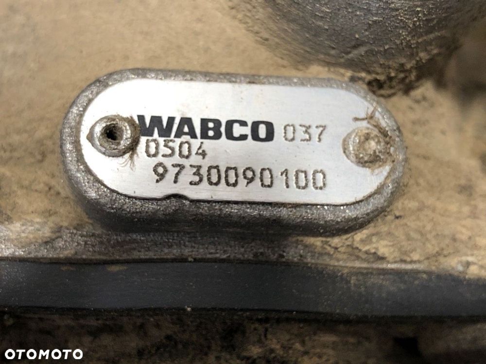 ZAWÓR STEROWANIA PRZYCZEPĄ  SCANIA 4 - series 1995 - 2008 114 C/330 9730090100 - 5