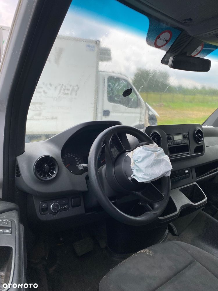 Mercedes-Benz Sprinter - 5