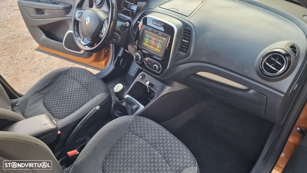 Renault Captur 1.5 dCi Exclusive EDC - 22