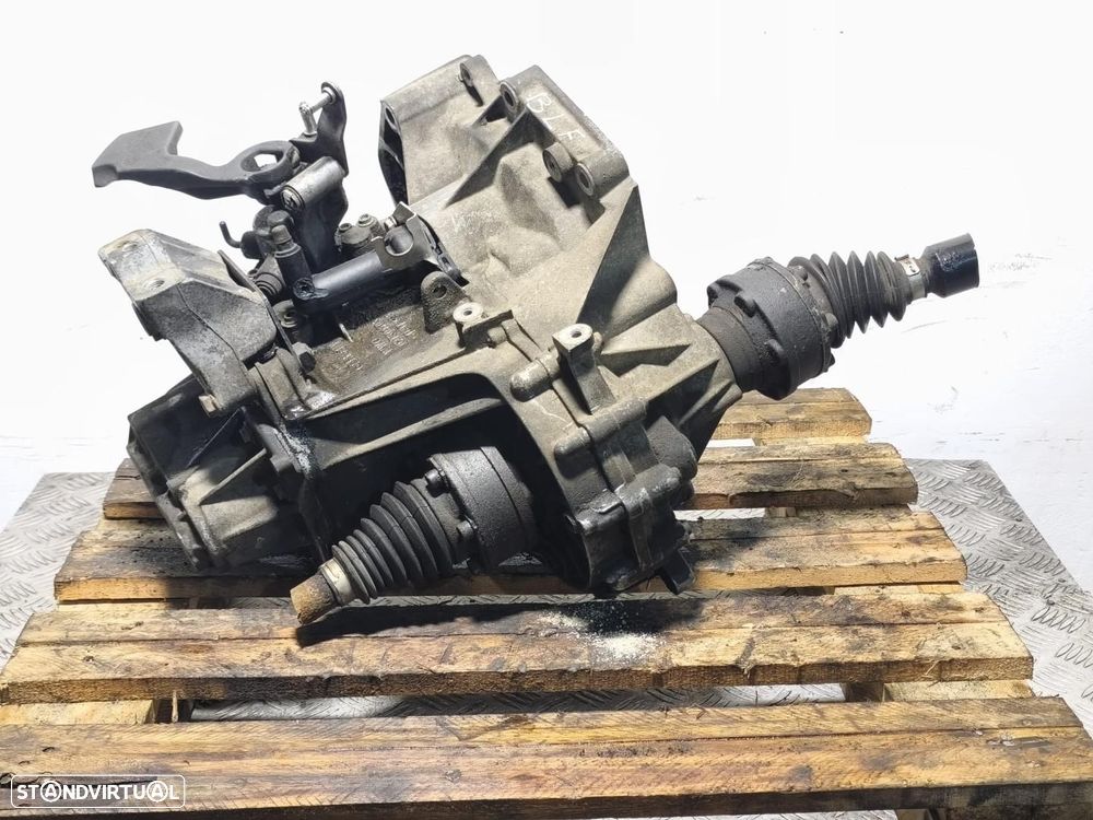 Caixa de velocidades manual VW GOLF V (1K1) 1.6 FSI GVV MOTOR BLF - 3