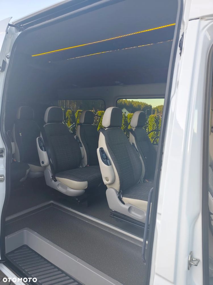 Mercedes-Benz Sprinter - 13