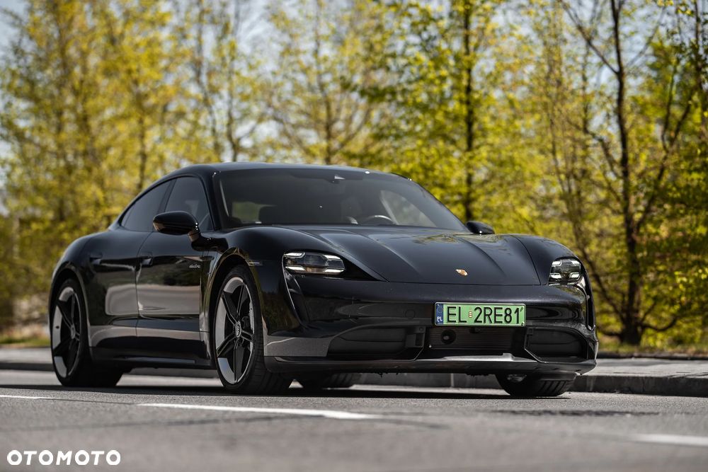 Porsche Taycan Turbo - 24