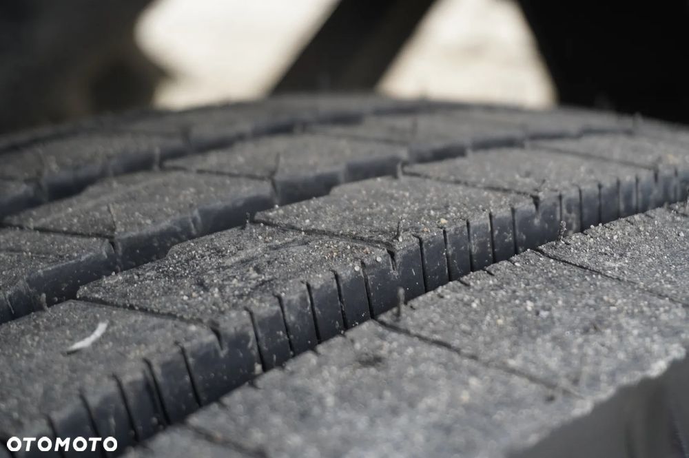 Renault C280 DTI 8 / HDS Fassi 5,6 t / Zasięg 8 m / Platforma 15 EPAL - 20