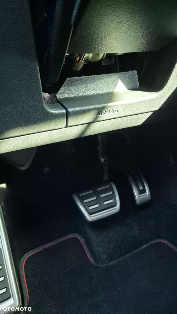Volkswagen Golf - 10