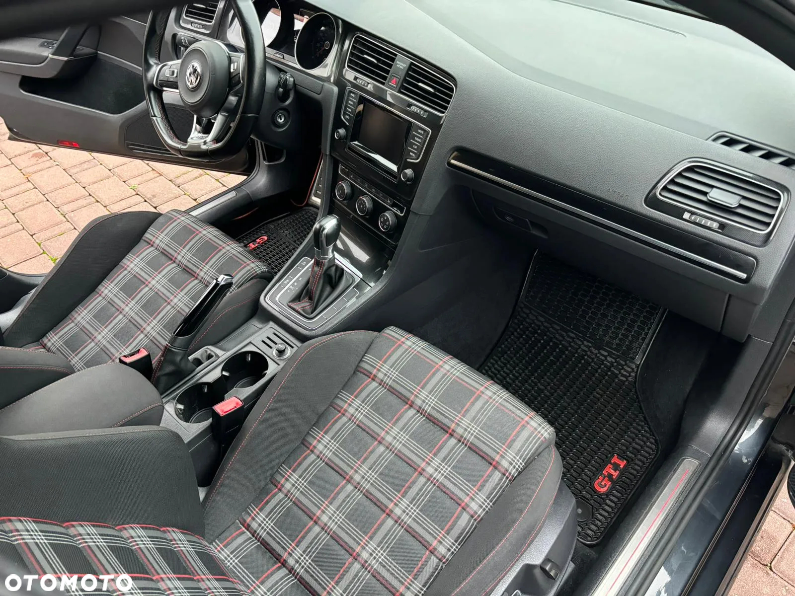 Volkswagen Golf VI 2.0 TSI GTI DSG - 13