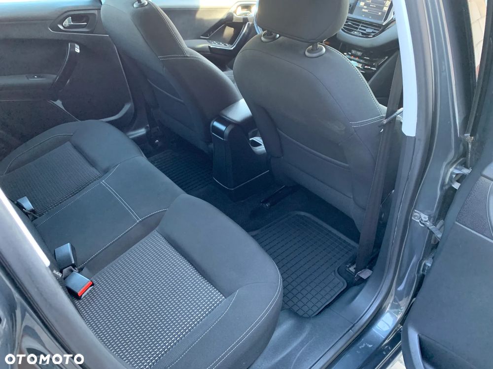 Peugeot 208 PureTech 110 Stop & Start Allure - 29