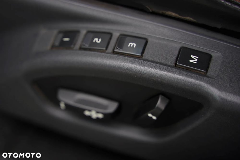 Volvo XC 60 D5 AWD - 26