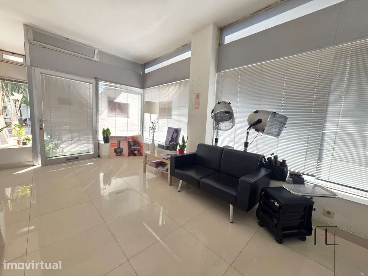 Loja para arrendamento na Rua Fonseca Cardoso, Porto | 107 m² | Duas g - Grande imagem: 5/13