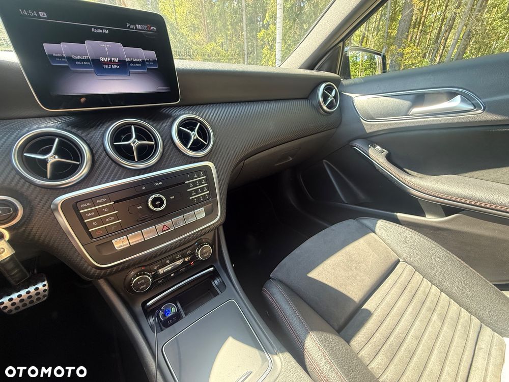 Mercedes-Benz Klasa A 200 d 7G-DCT AMG Line - 16