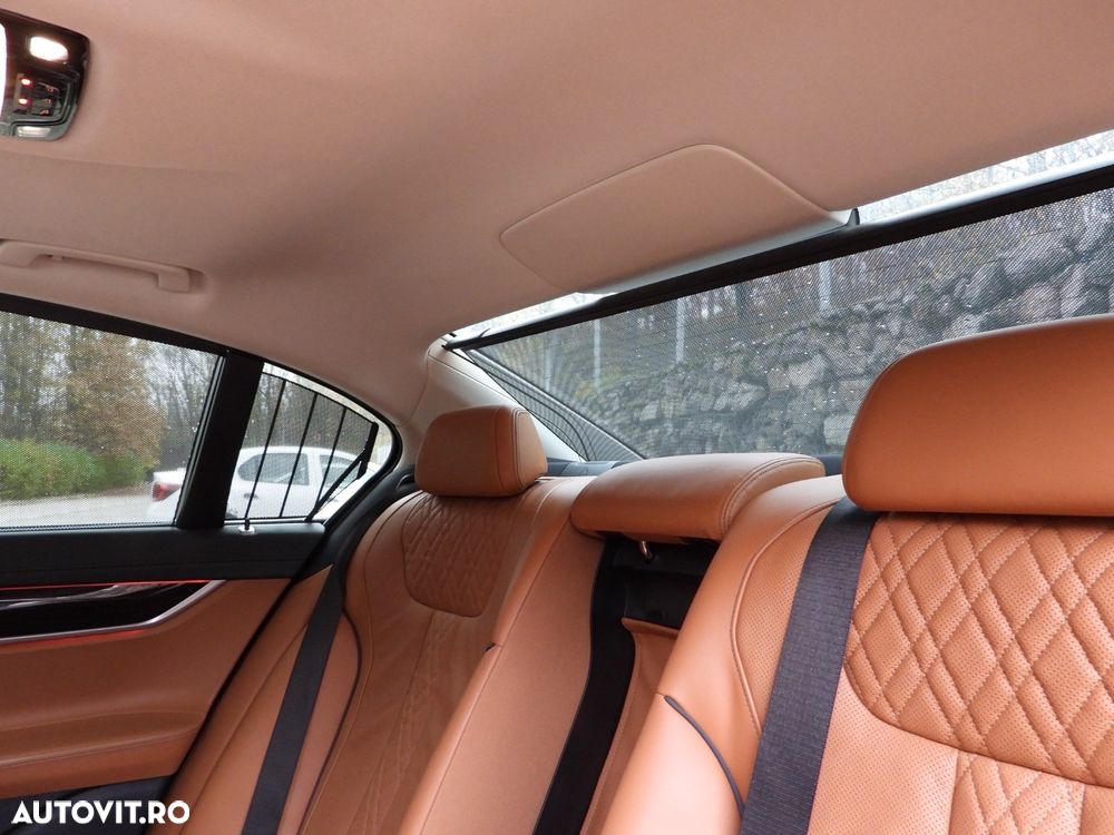 BMW Seria 7 740d xDrive - 14