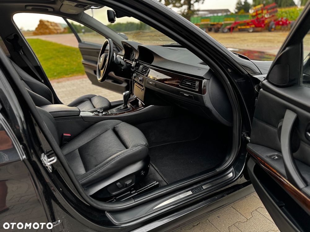 BMW Seria 3 335d DPF Edition Sport - 11