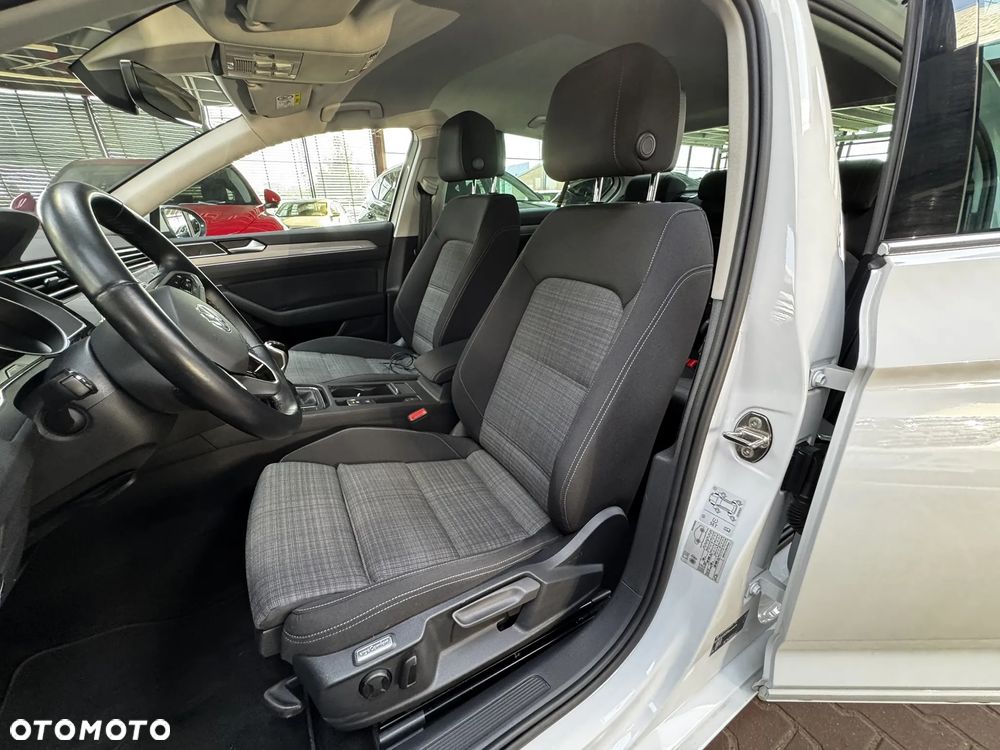 Volkswagen Passat 1.5 TSI EVO Business - 12