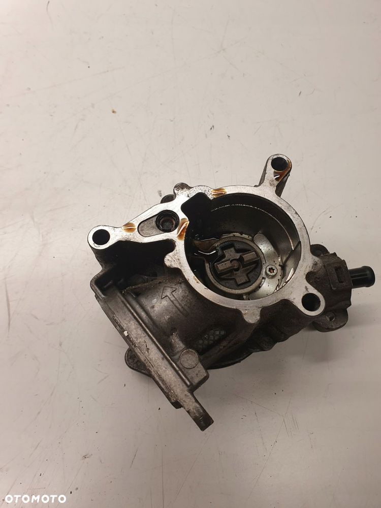 POMPA VACUM AUDI A4 A3 A6 VW 2,0 TFSI 06J145100C - 2