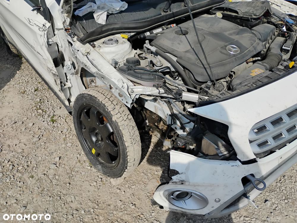 Mercedes-Benz GLA - 22