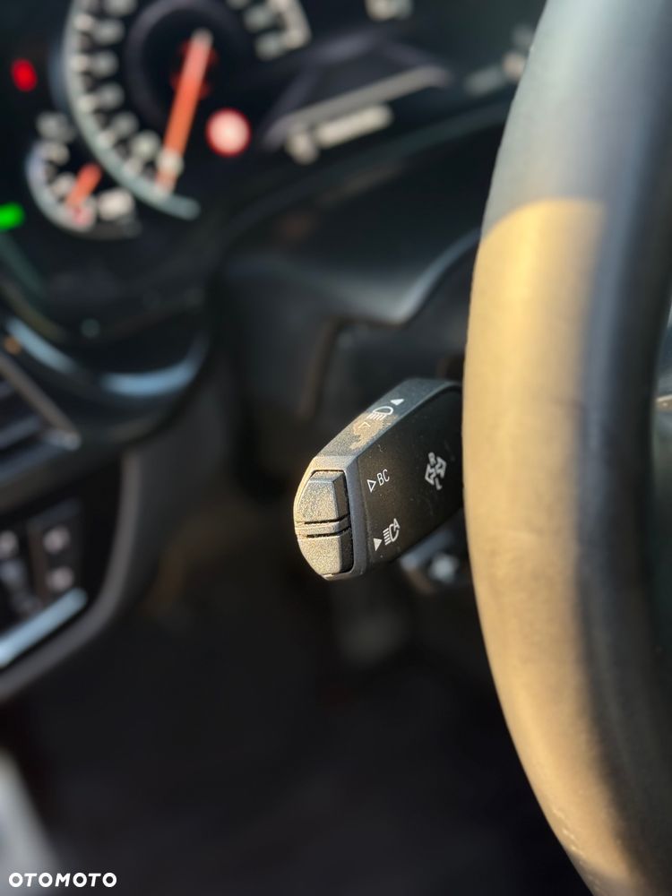 BMW Seria 5 520d xDrive M Sport Edition - 35