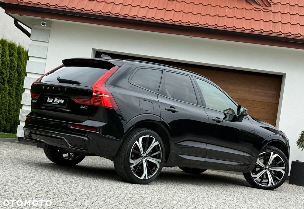Volvo XC 60 B4 D AWD Plus Dark - 4