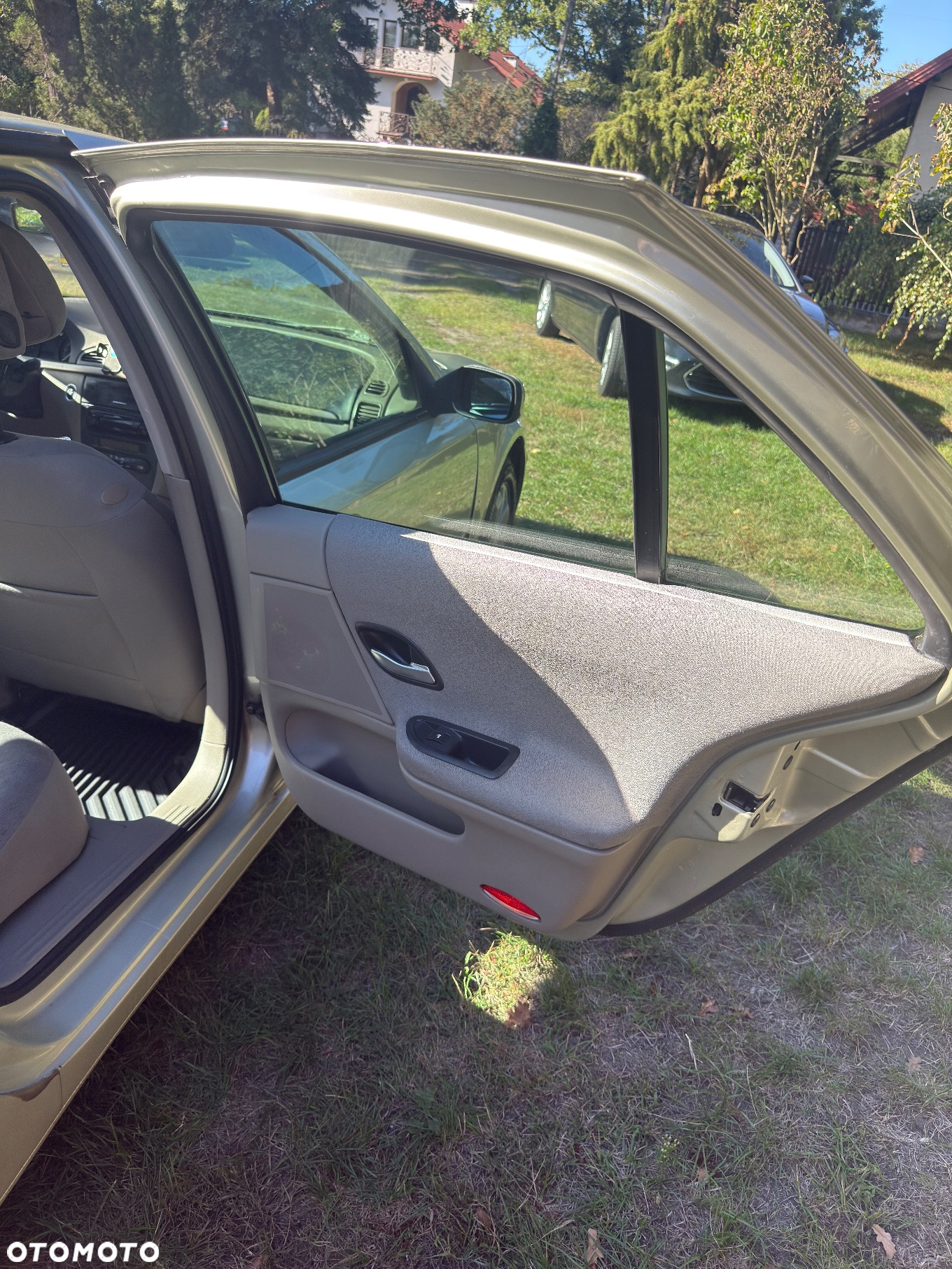 Renault Laguna II 1.9 dCi Confort Authentique - 10