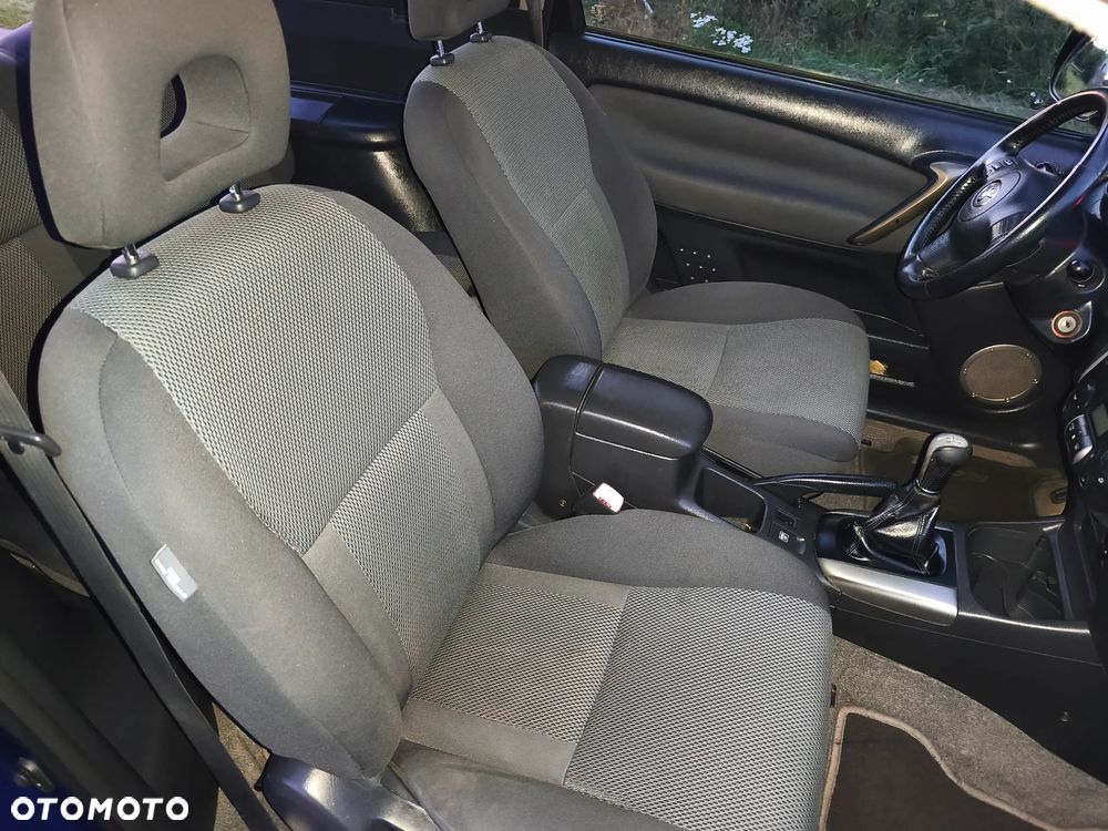 Toyota RAV4 2.0 D-4D Sol - 19