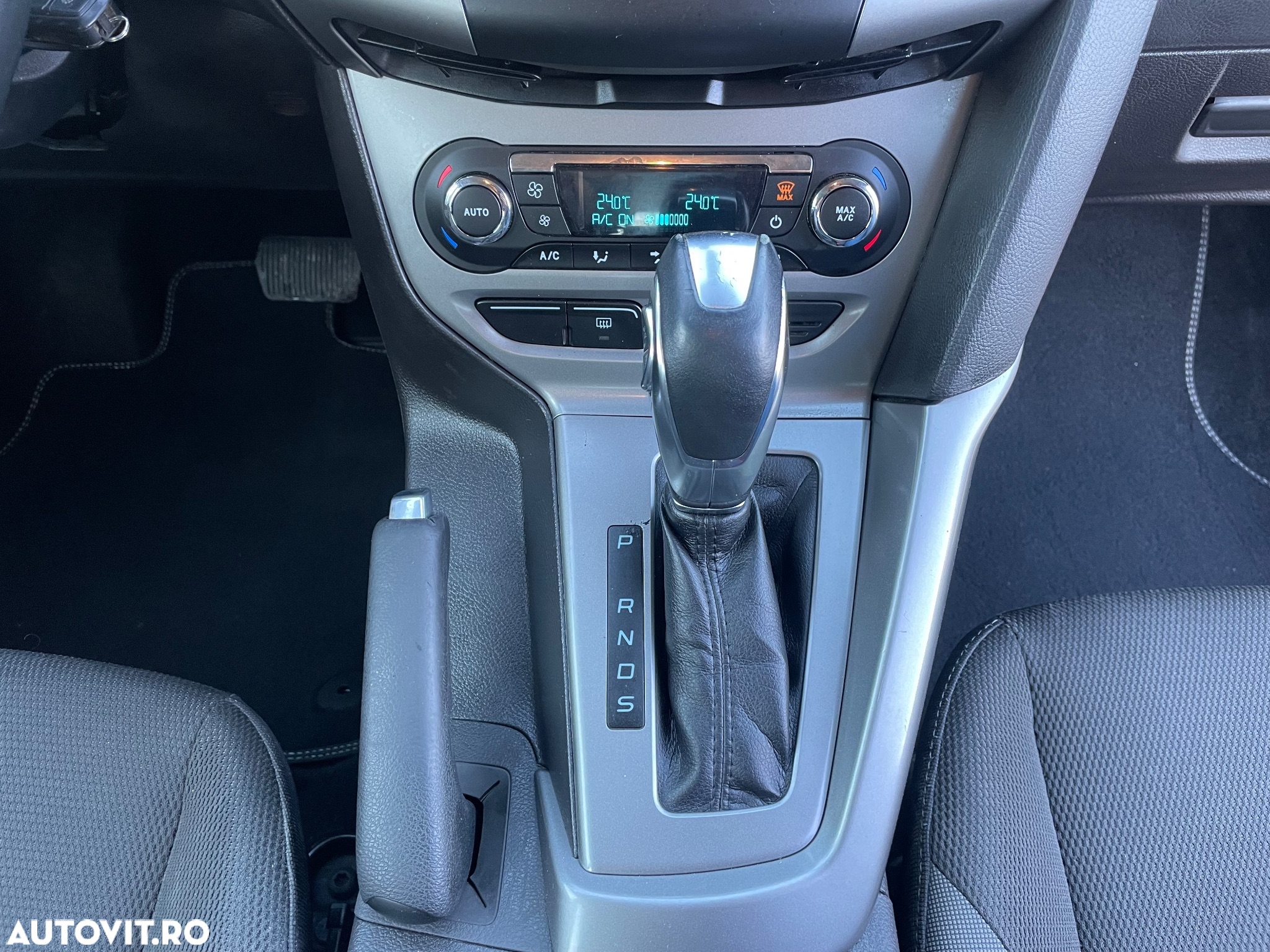 Ford Focus 2.0 TDCI DPF Powershift Titanium - 19