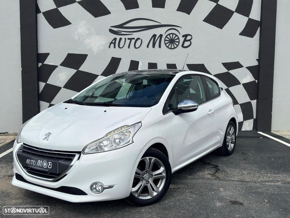 Peugeot 208 1.2 VTi Allure - 1