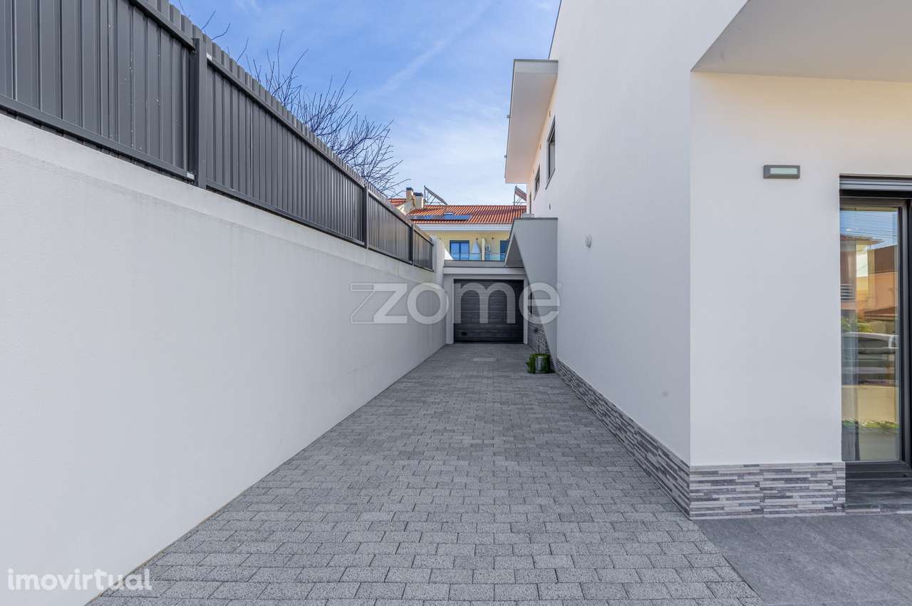 Moradia Famões a estrear - Grande imagem: 2/33