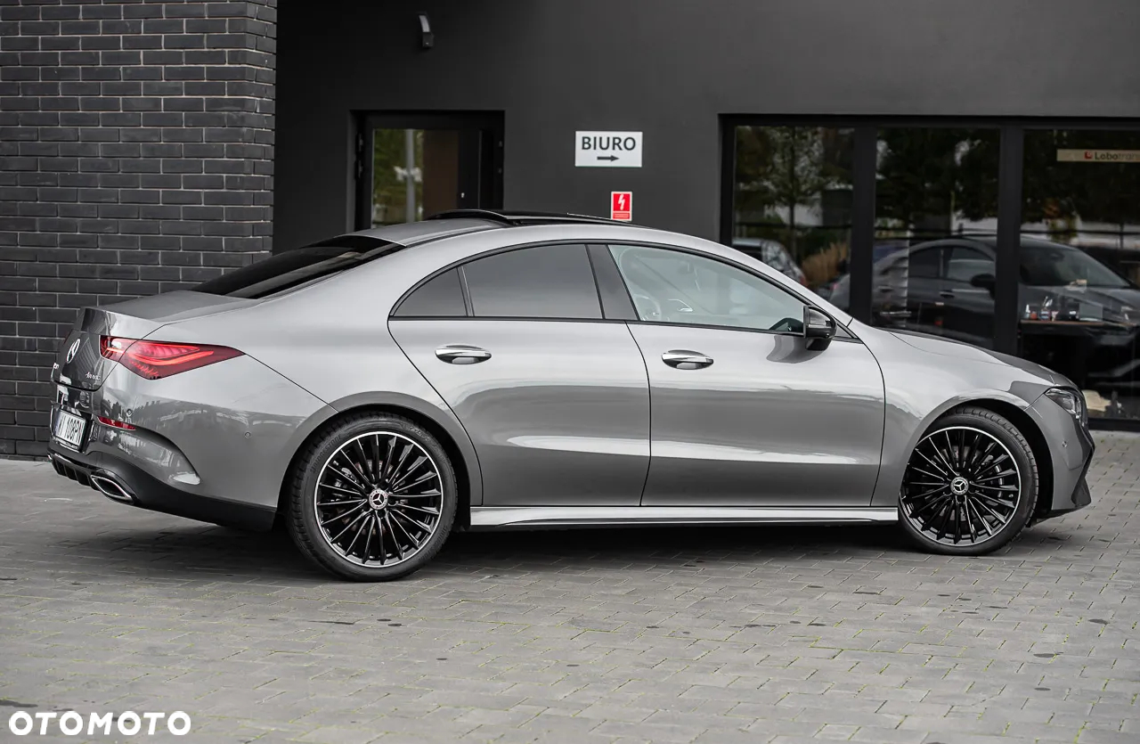Mercedes-Benz CLA 220 4-Matic AMG Line 7G-DCT - 14