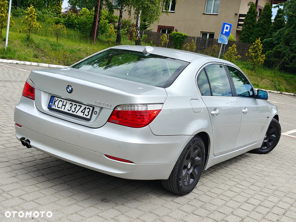 BMW Seria 5 523i Edition Exclusive